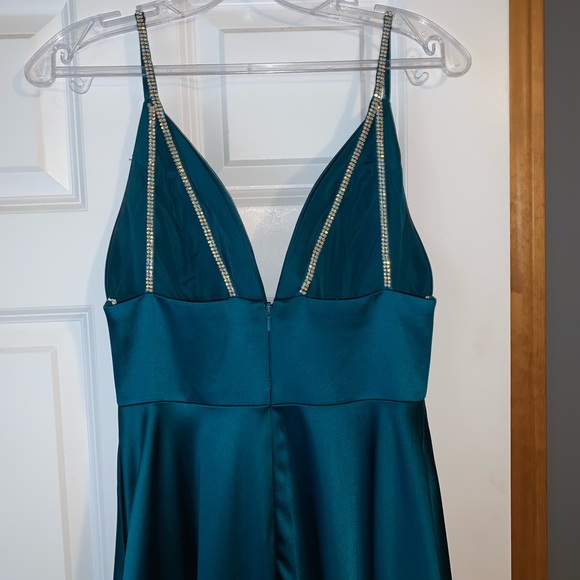 PROM DRESS 😍 - Picture 6 of 8